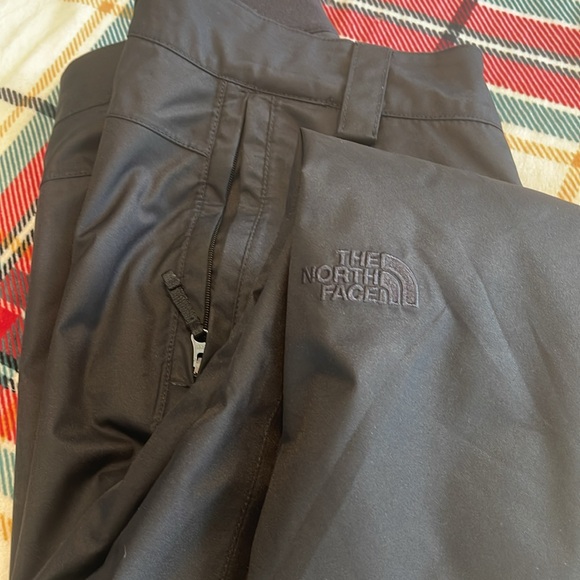 Worn twice, EUC. Insulated snow pants - Picture 3 of 3